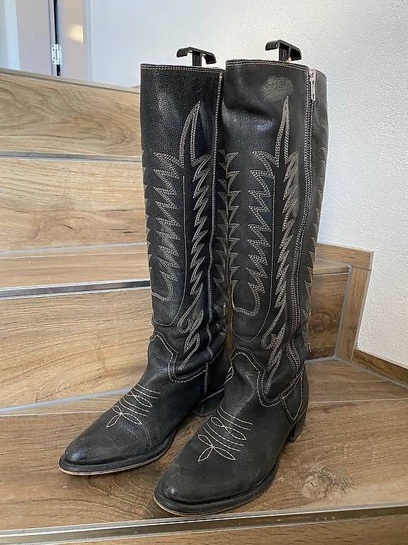 Chaussures femmes: Cowboy Stiefel von Buffalo – D'occasion à Schnottwil par pacha08 1