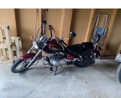 Motorrad Yamaha Chopper dunkelrot guter Zustand