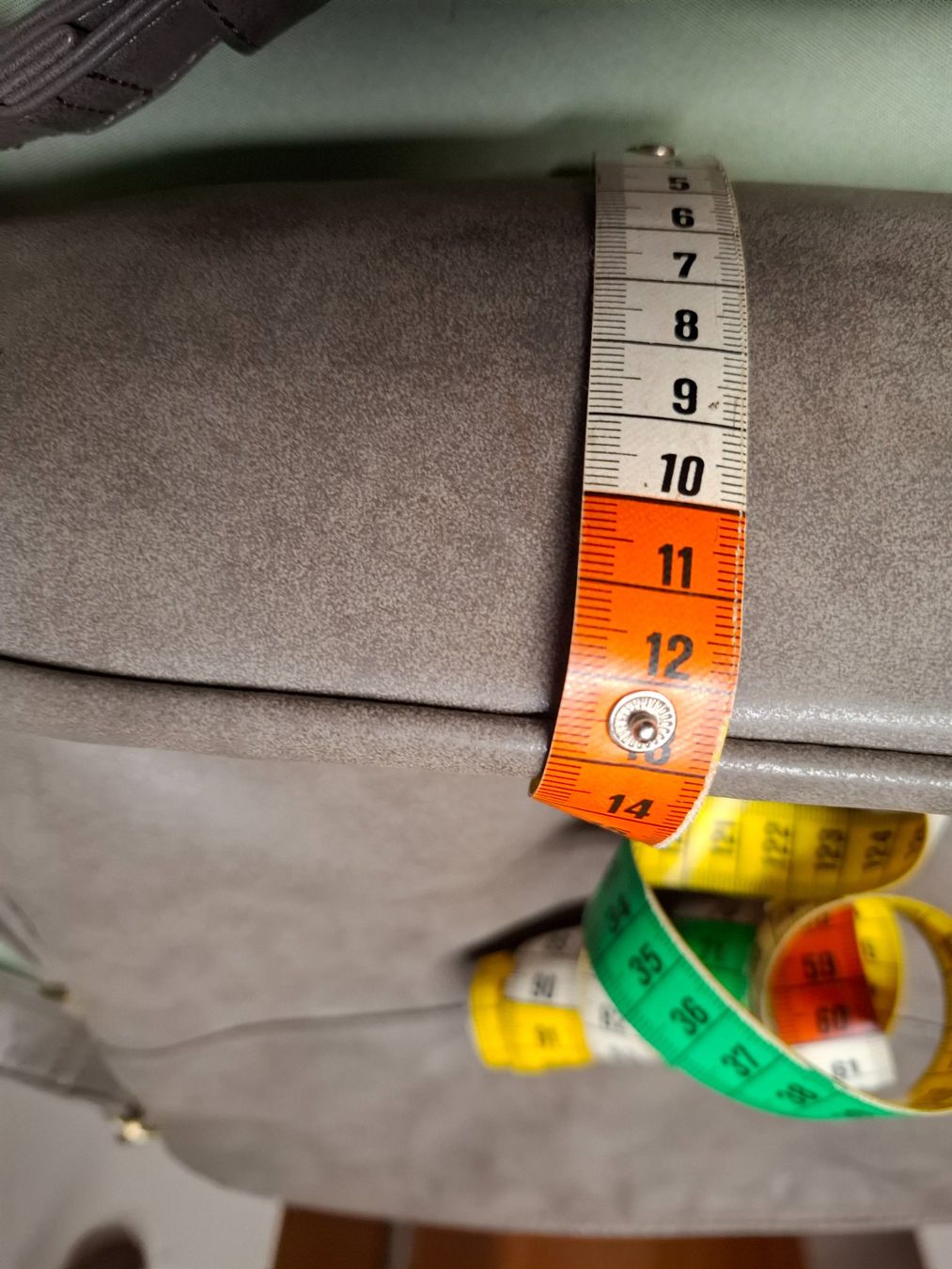Zwei Borse da donna: ZWEI Leder-Handtasche in Taupe – Usato da Selzach venduto da Sennemeitschi11 6