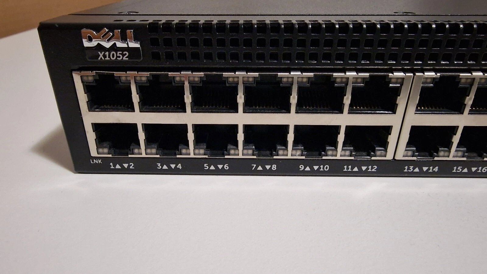 Dell Hub & Switch: Dell Networking X1052 – Usato da Matran venduto da bcnet_ch