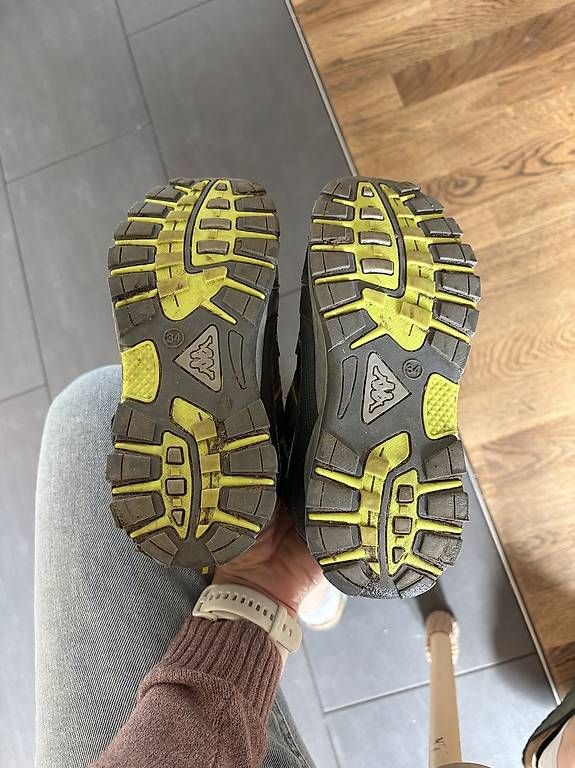 Scarpe per ragazzi: Outdoorschuhe Gr. 34 – Usato da Langnau im Emmental venduto da EvelineL 2