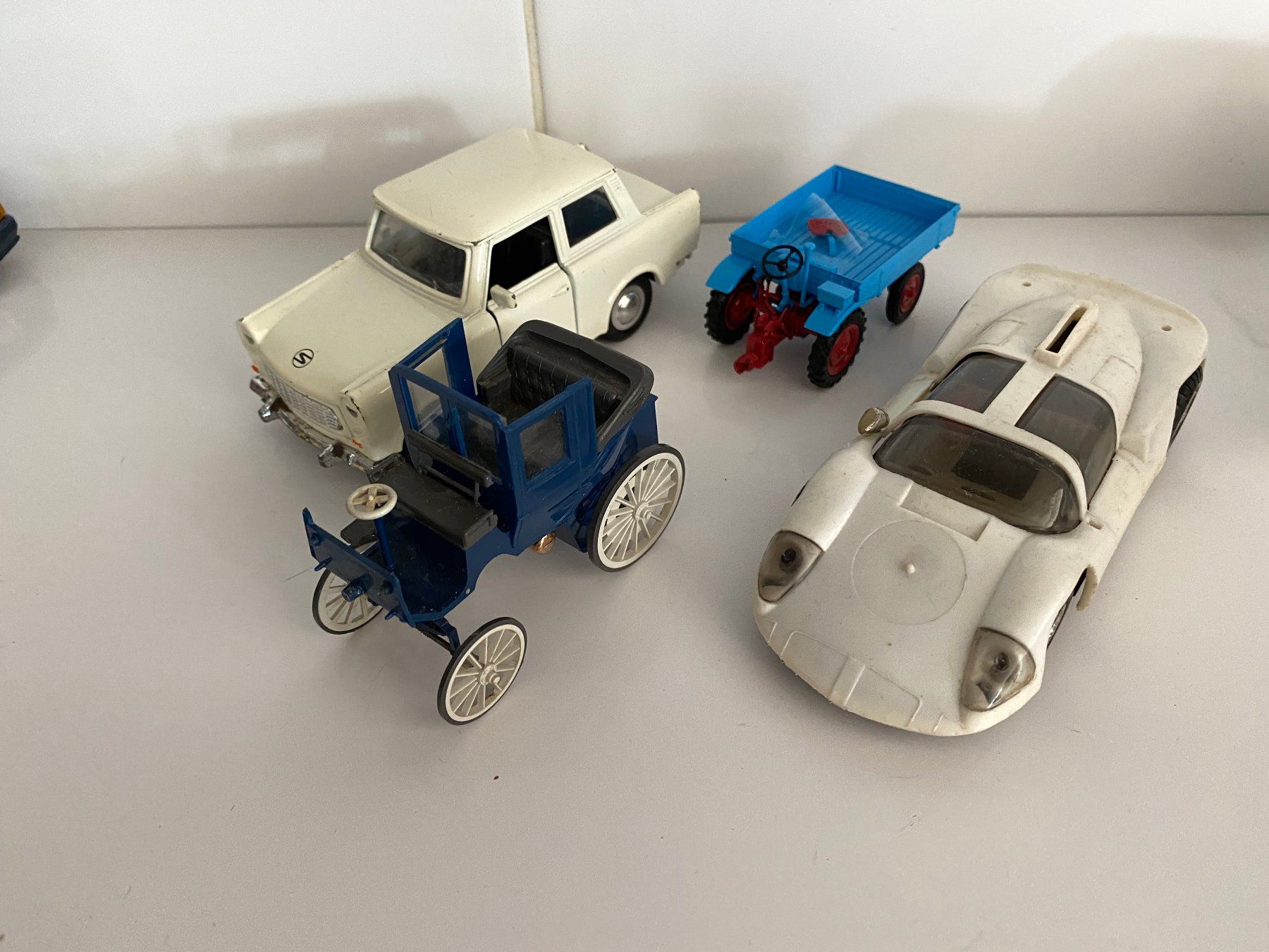 Giocattoli: Konvolut Autos KU, Metal defekt oder Fehlteile 501 – Difettoso da Kerzers venduto da tisyayasuBE 5