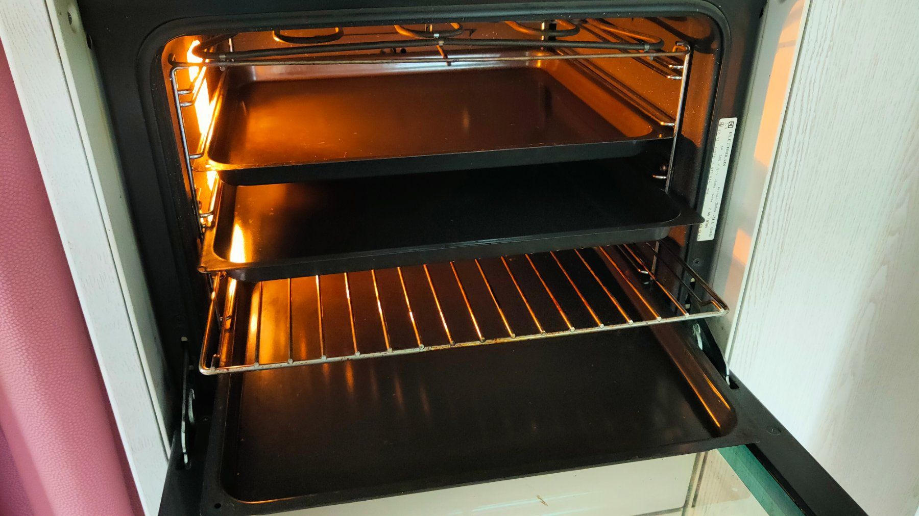 Electrolux Fours: Backofen Electrolux EB GL4SN Einbau mit Blechen und Rost – D'occasion à Widen par The_Queen 4