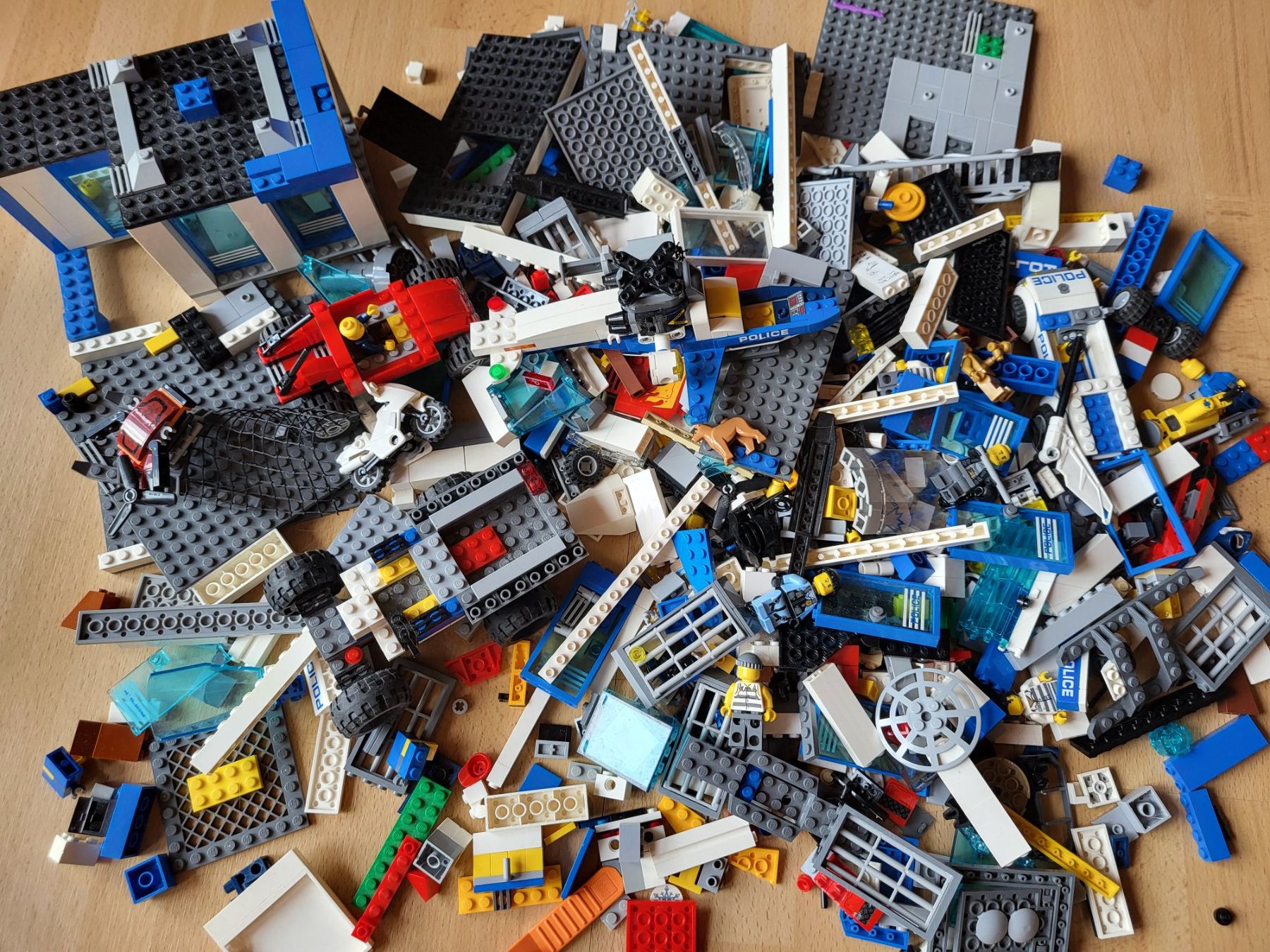 Lego Kit di costruzioni: Lego City 60047 + weitere Sets – Usato da Eggiwil venduto da kariiina 2