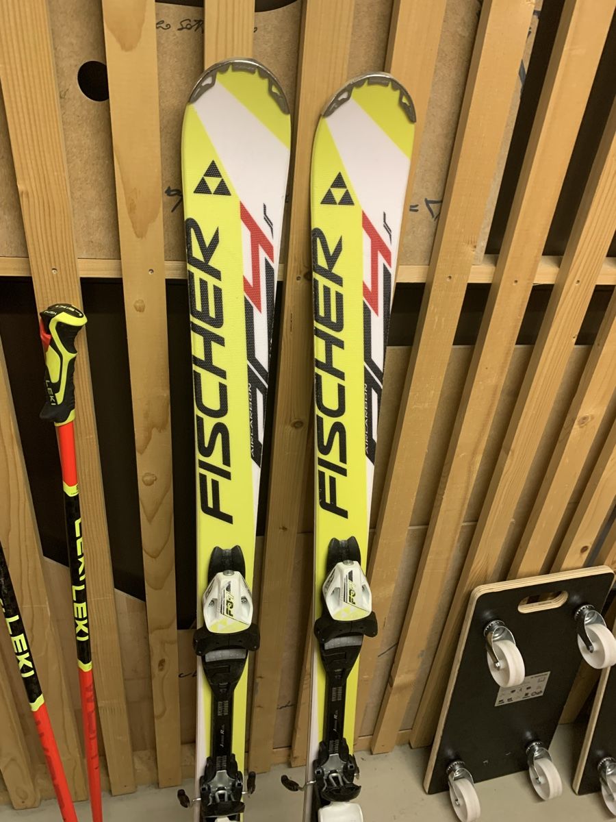 Fischer Skis: Fischer RC4 Superior 140cm – Gebraucht aus Zürich von NickTulip 1