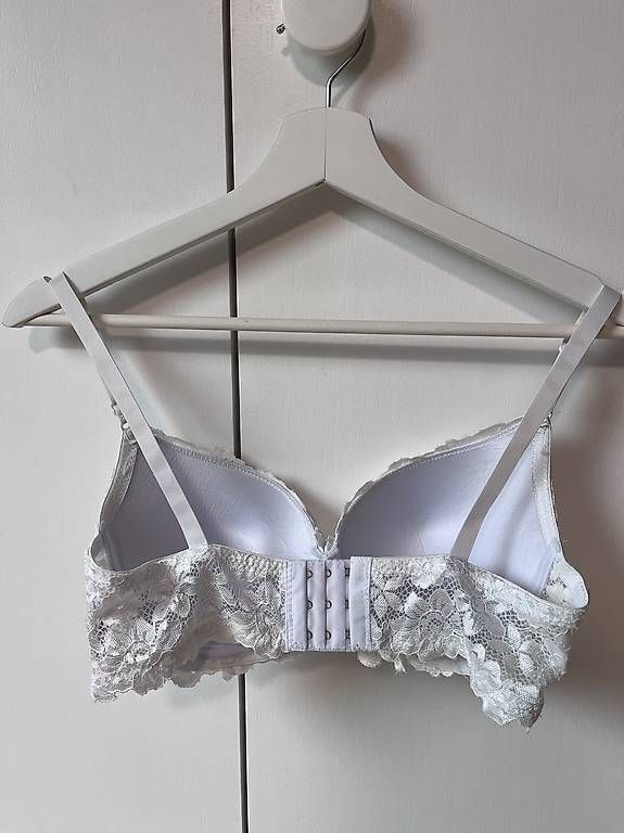 Altra biancheria intima: BH Weiss mit Spitze – Usato da Bleienbach venduto da Chi_Cari