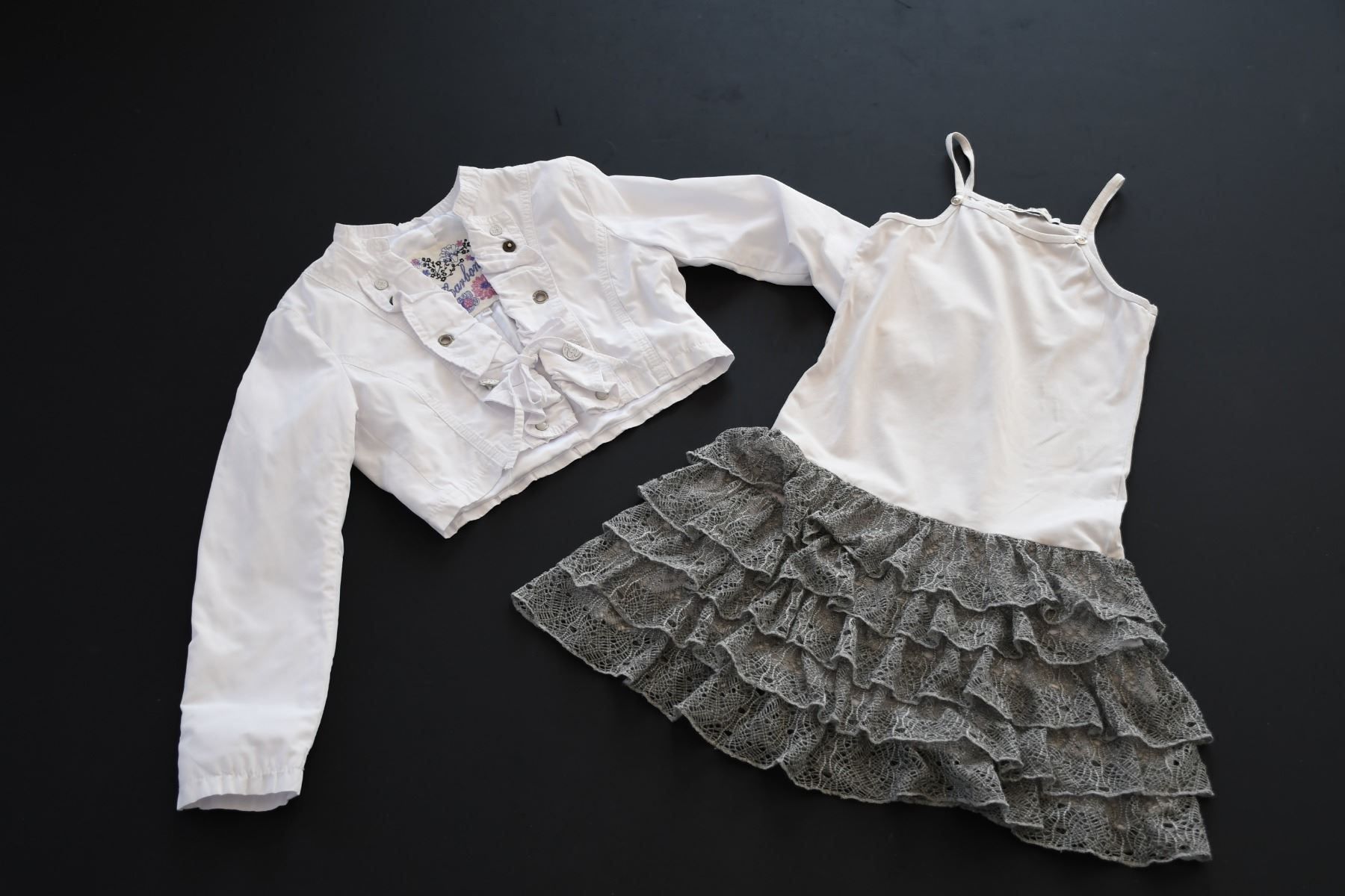 Vestiti & Gonne: Kleid, Weste von Carbone gr. 140 – Usato da Nuglar venduto da Korsika2