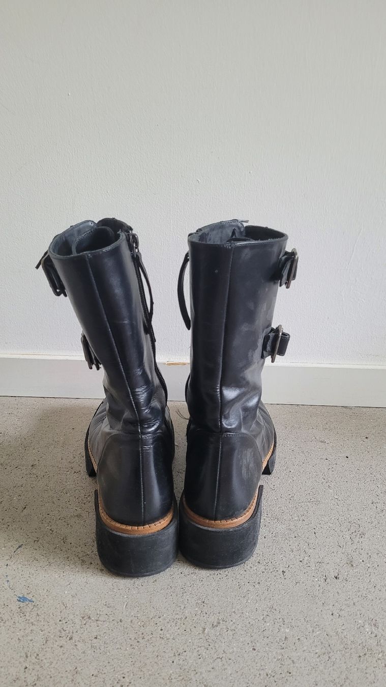 Chaussures femmes: Black Leather Biker Boots. Paloma Barcelo. Size 39. – Neuf (Voir description) à Genève par Arsen_A 2