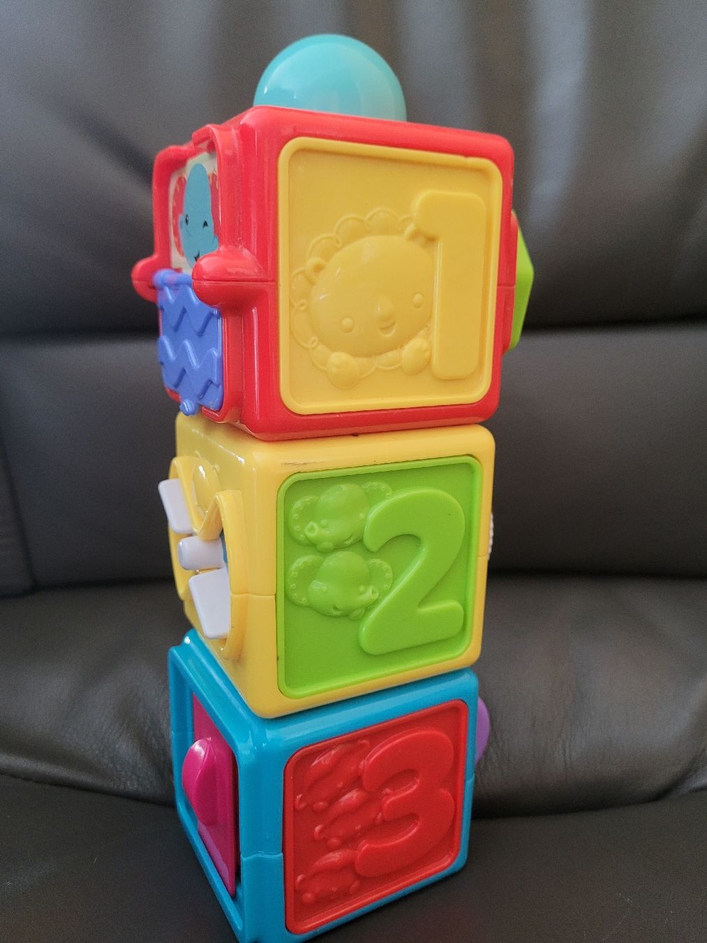 Spielzeuge: Cubes activité bébé – Gebraucht aus St-Maurice von happy.family