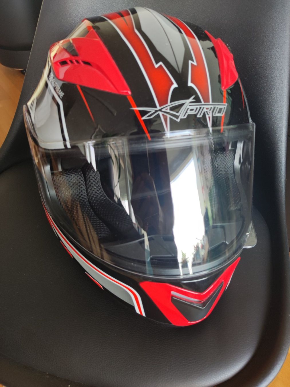 Caschi & visiere: Casque moto – Usato da Biel/Bienne venduto da justophe