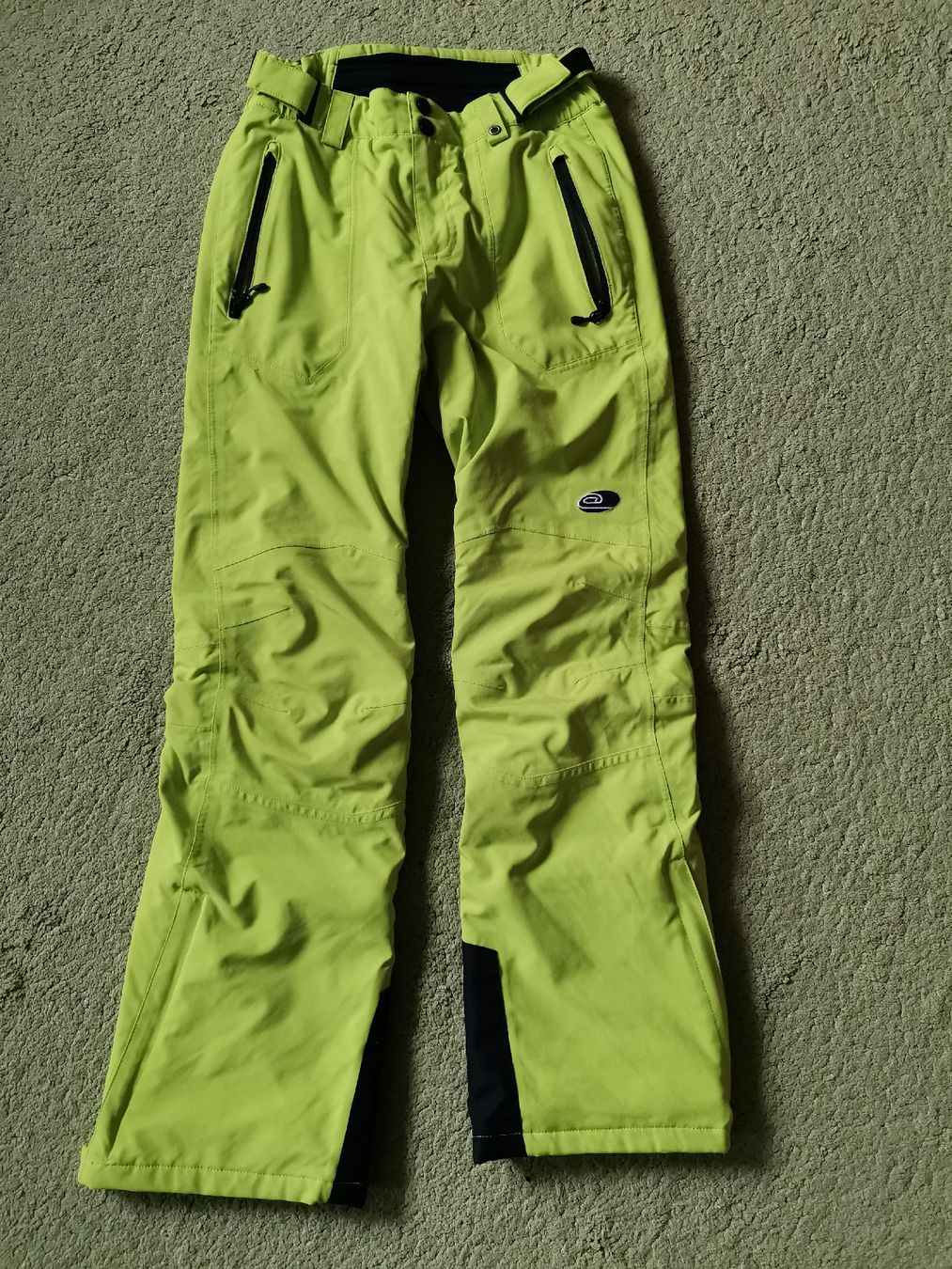 Completi: Ski Jacke mit Skihosen Gr. 164 – Usato da Winterthur venduto da Chinaza 5