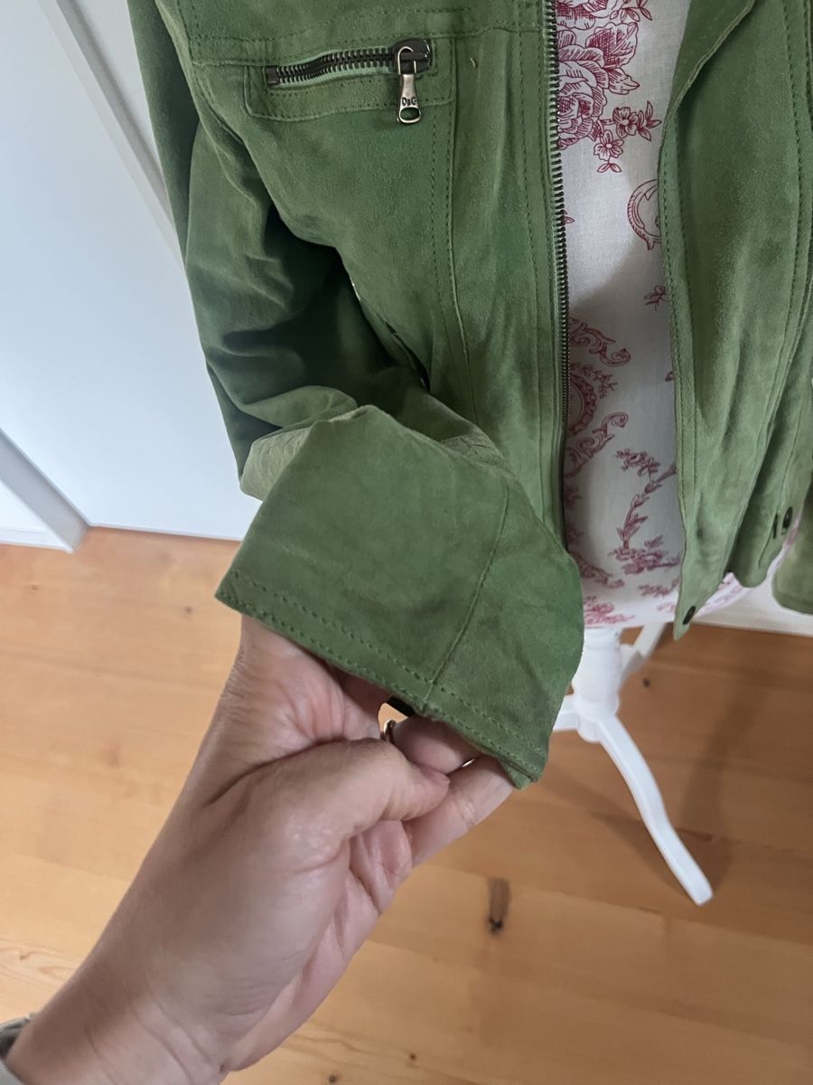 Dolce & Gabbana Giacche: D&G Lederjacke Wildlederjacke Grün – Usato da Winterthur venduto da Nanole 3
