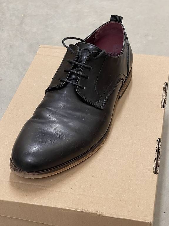 Scarpe da uomo: Schwarze Schuhe  – Usato da Basel venduto da KPRNR 1