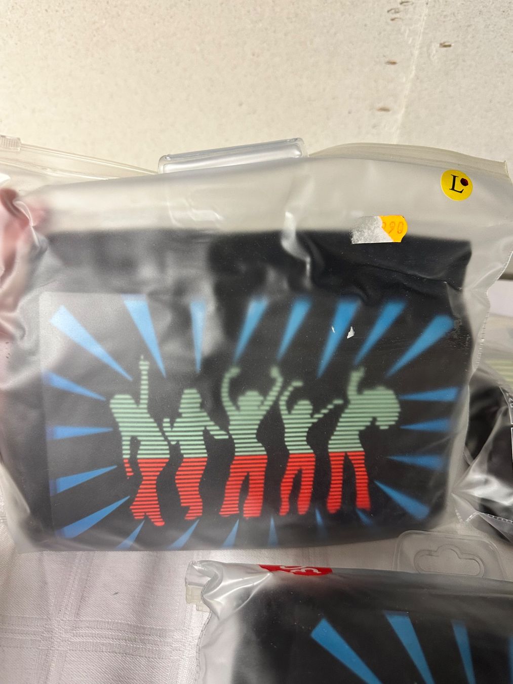 T-shirt: 3stk.T-Shirt LED Beleuchtung mit Bewegungssensor – Nuovo (secondo la descrizione) da Frümsen venduto da Swissline90 4