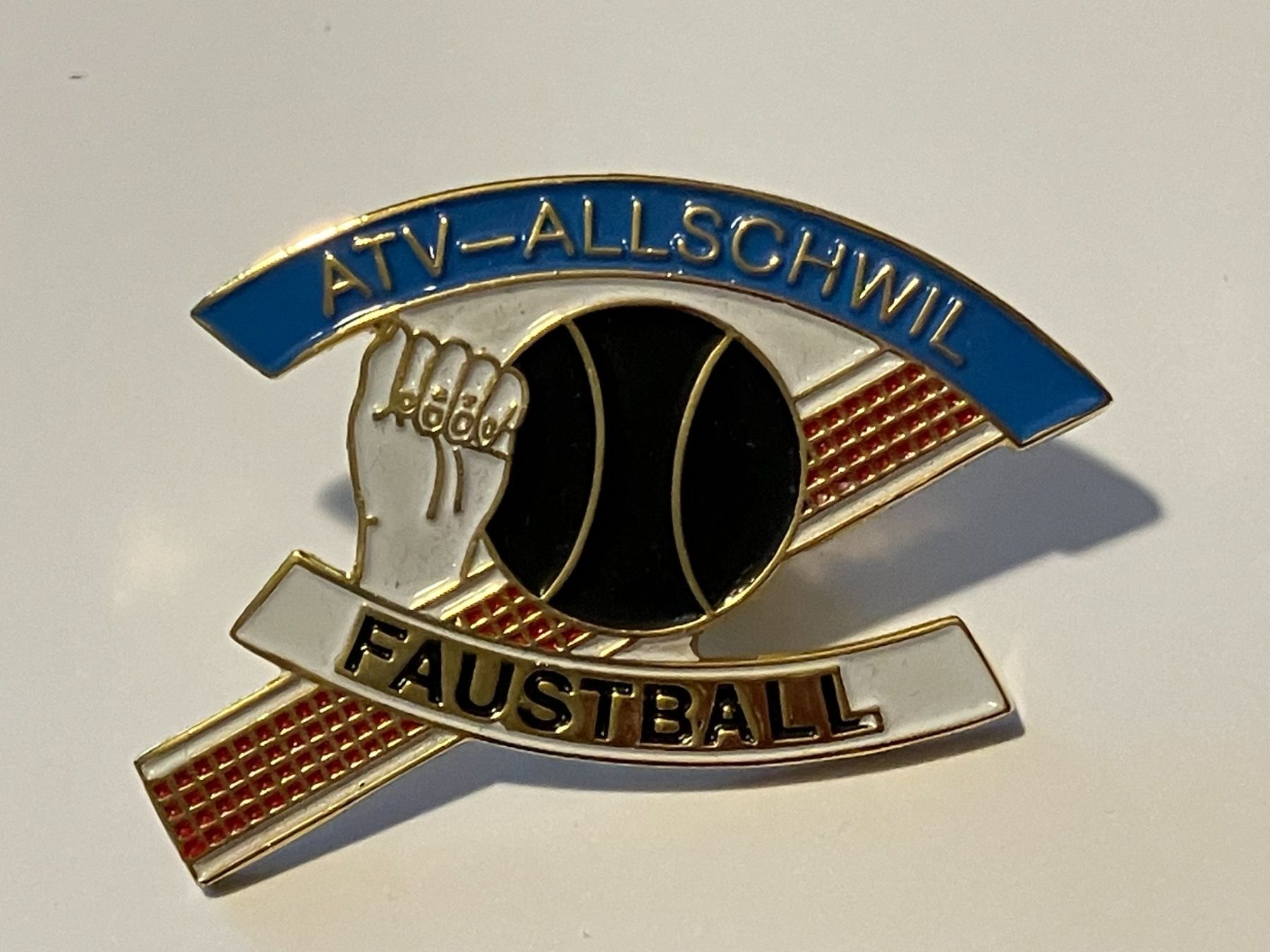 Placchette & Badge: Pin ATV Allschwil Faustball – Usato da Basel venduto da djwwpp