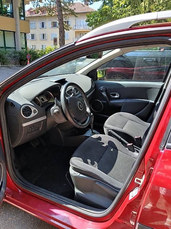 Automobili: Clio Grandtour 1.6 16V Dynamique Automatic – Usato da St. Gallen venduto da bja_75jf 3