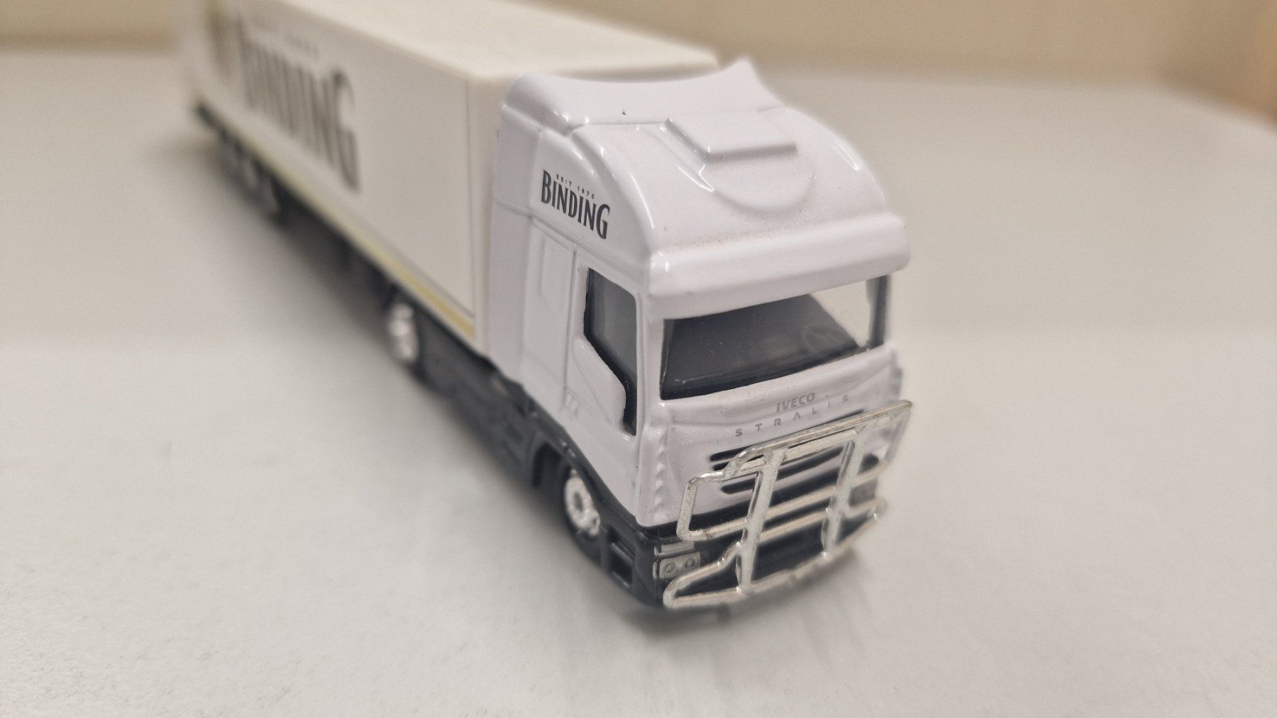 Modellini d'auto: Modelllastwagen 1/87, Iveco, Aufschrift BINDING, weiss – Usato da Weisslingen venduto da and-lo73 2