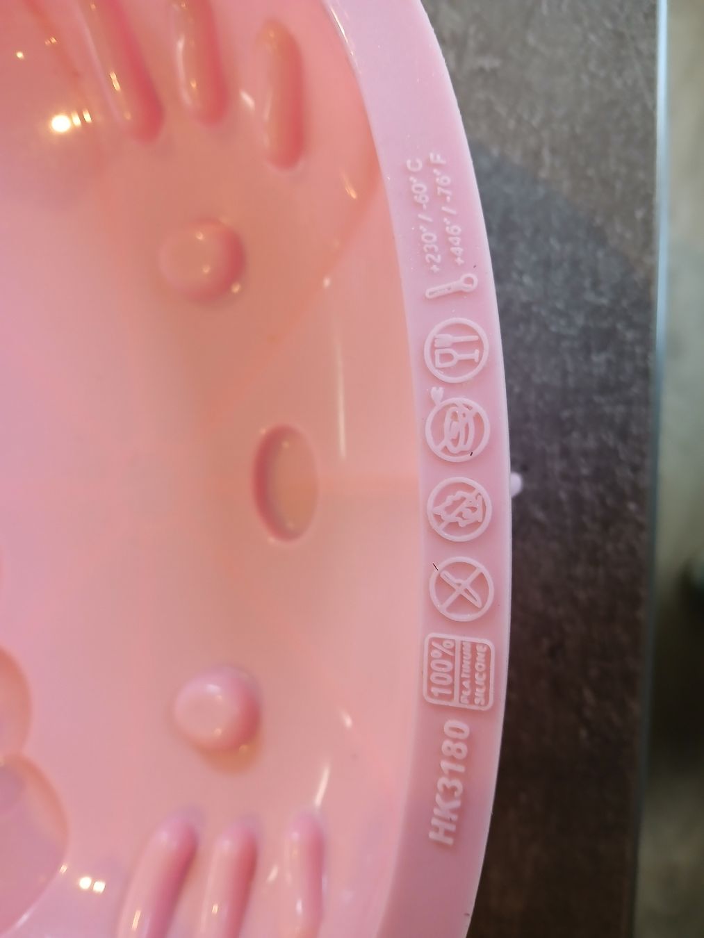 Hello Kitty Backformen: Hello Kitty Silikonbackform – Neu (gemäss Beschreibung) aus Dozwil von mauzeli3 2