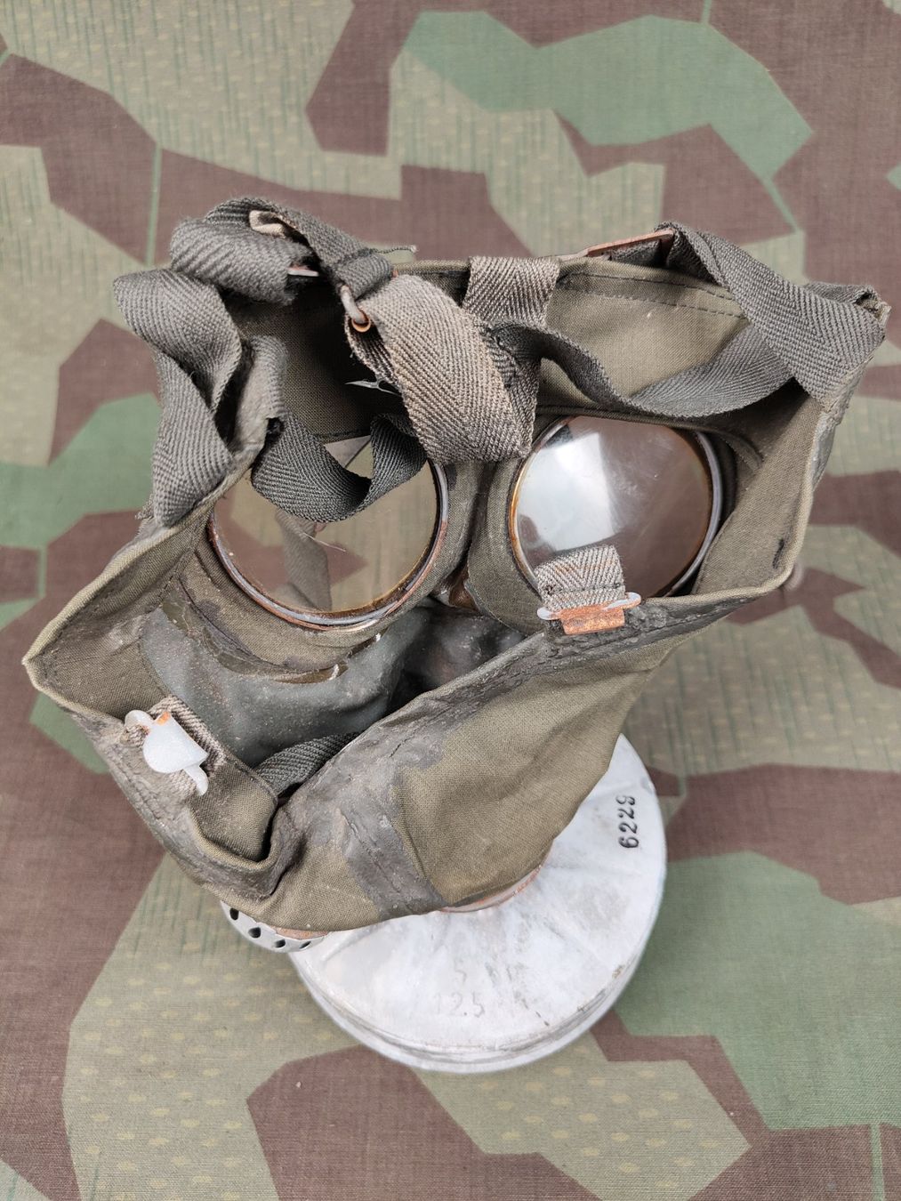 Uniformen: Gasmaske M44 mit Filter (zivil) – Gebraucht aus Bauma von SwissMilitaria 5