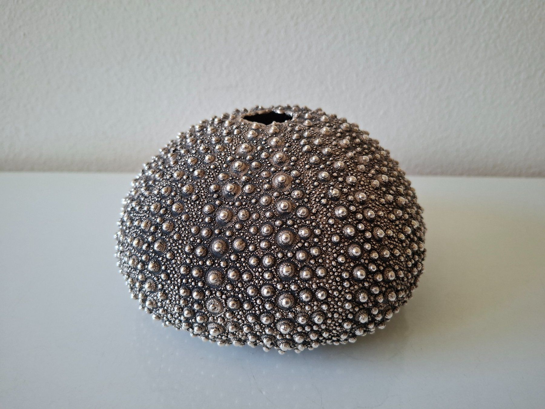 Alle Dekorationen: echtes Seeigel-Skelett  mit Silberüberzug – Gebraucht aus Zürich von Daniel517 2
