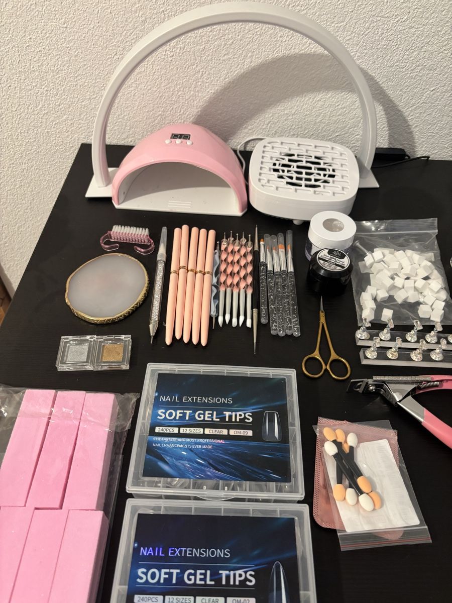 Smalto per unghie: Nageldesign Set mit UV Lampe und Zubehör – Usato da Zollikofen venduto da MILAN2033 2