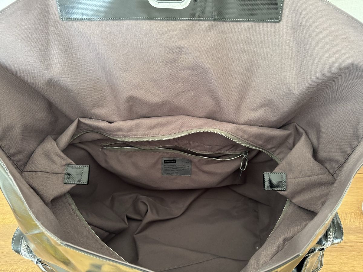 Freitag Borse: FREITAG REFERENCE*R516 HILTEN NOIR TOP – Usato da Brügg BE venduto da Goob 6
