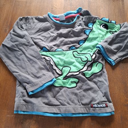 Friends Langarmshirt mit Dino Gr. 86, super Zustand!