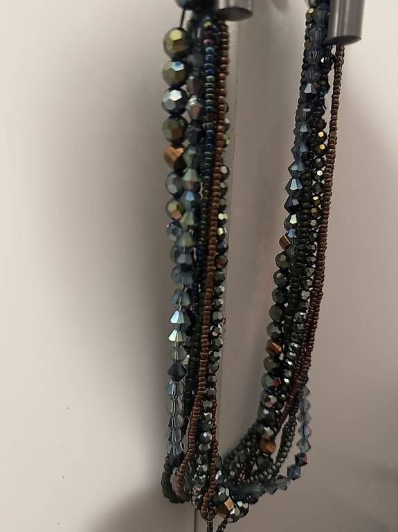 Colliers: Collana e bracciale con diamantini azzurri – Neuf (Voir description) à Maggia par Violettra 1