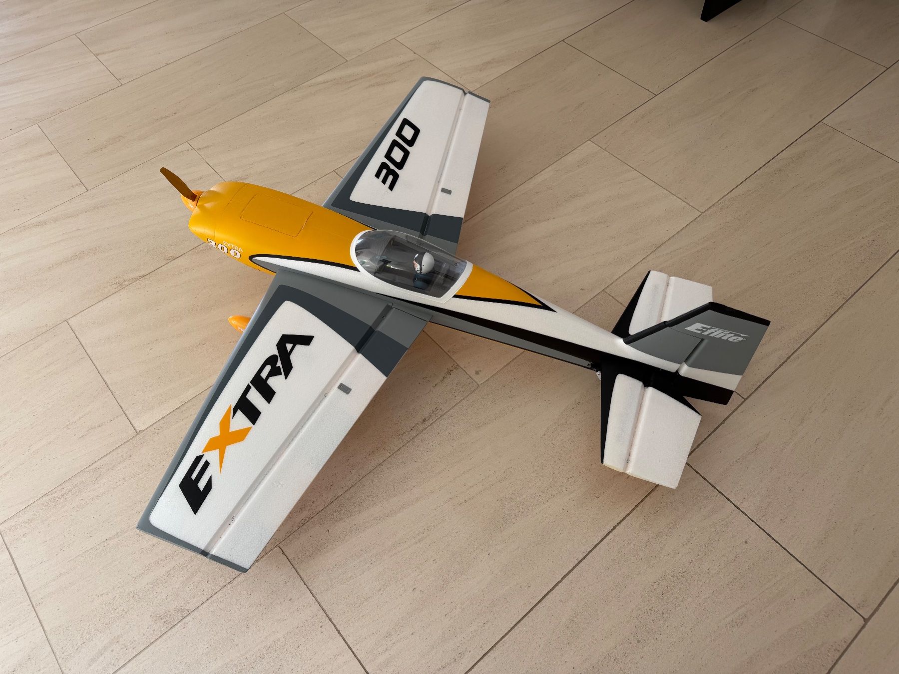 E-Flite Modellismo RC: Eflite Extra 300 – Usato da Bäch SZ venduto da LJV 3
