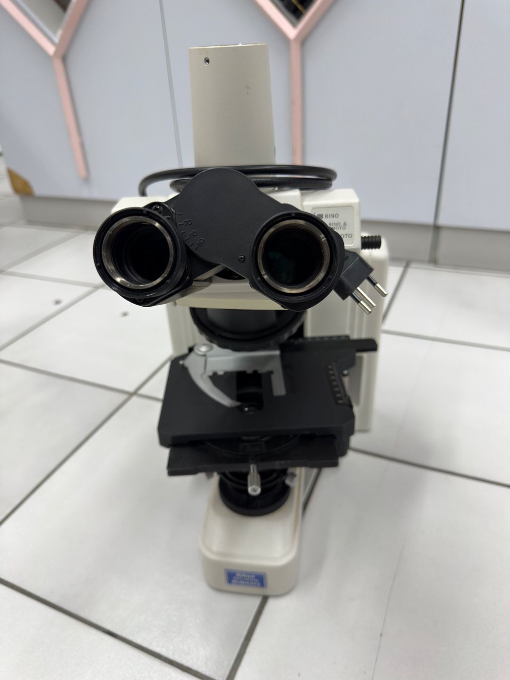 Nikon Mikroskopie: Microscopio Nikon Eclipse E600 con oculari e obiettivi – Gebraucht aus Muralto von FotoGarbani 1