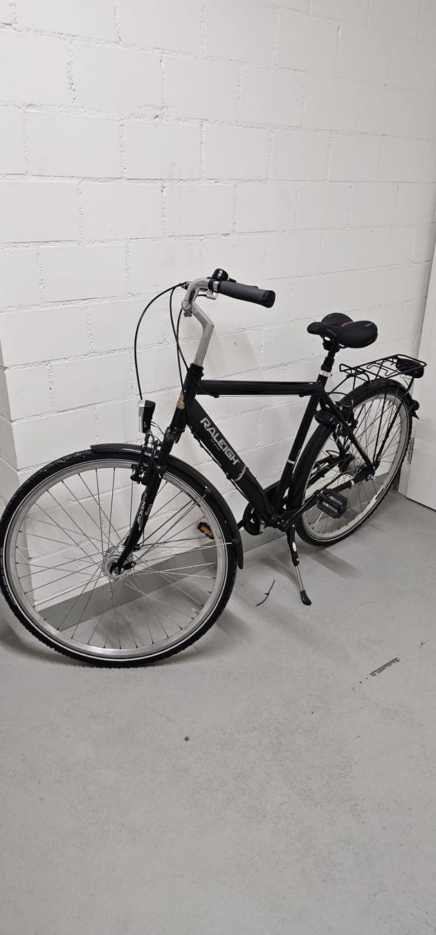 Biciclette: Bicicletta da uomo Raleigh nero taglia L perfetta – Usato da Zürich venduto da ric_dgd7
