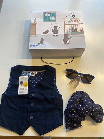 *neu* Festliches gillet, schal, brille Gr 86
