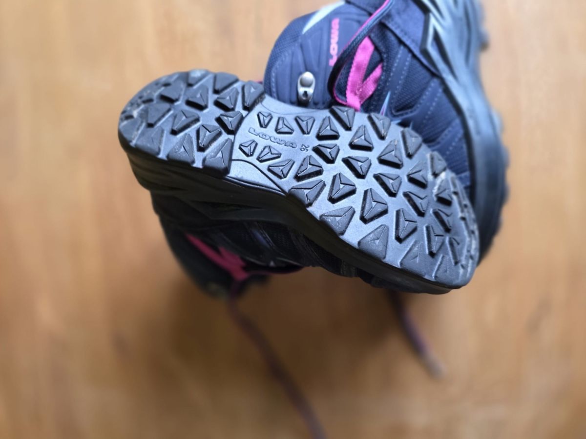 Lowa Schuhe für Jungen: Lowa Wanderschuh Gr. 26 – Gebraucht aus Bonstetten von Visor9 3