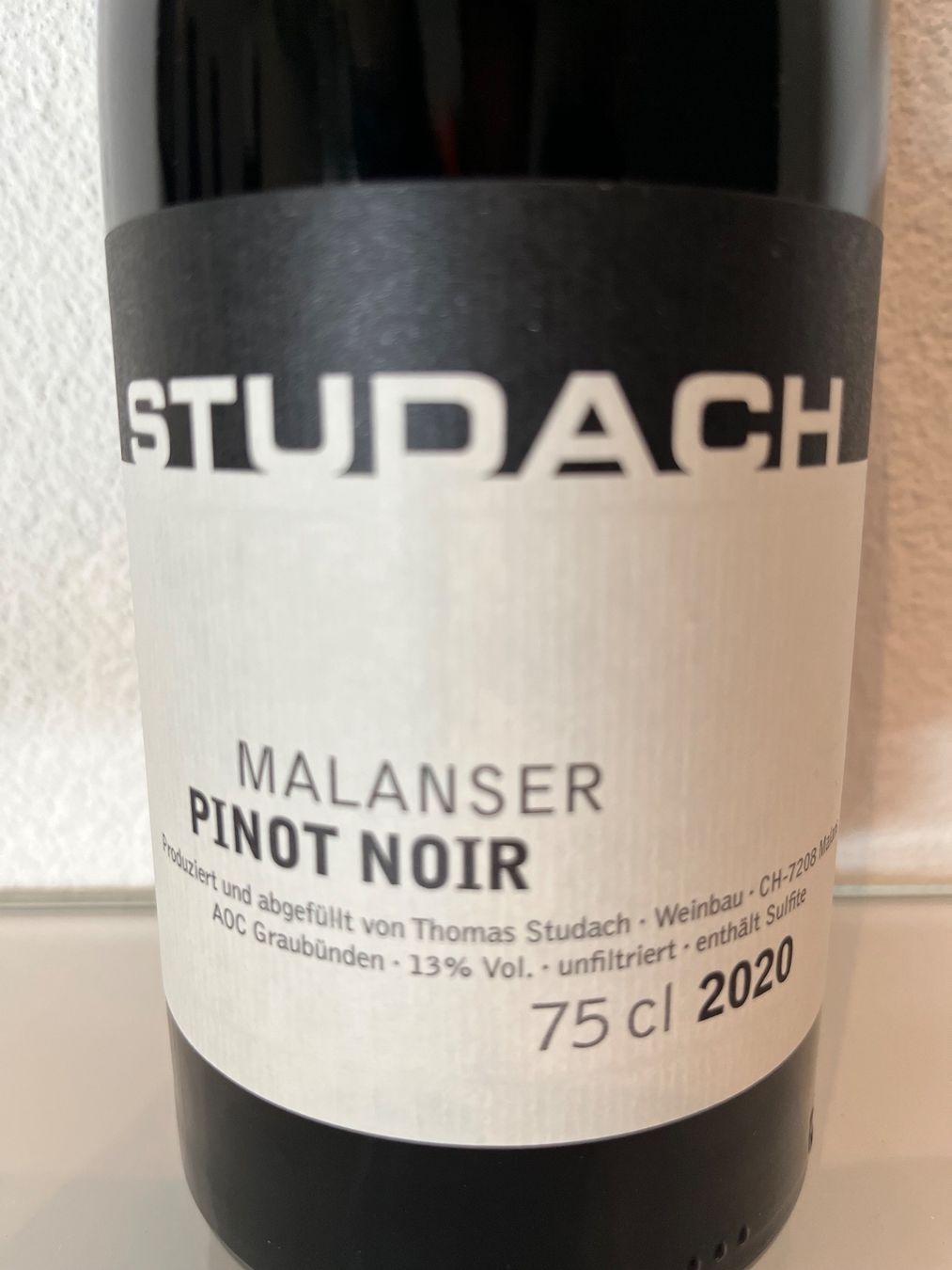 Studach Vino: Thomas Studach Pinot Noir 2020 – Nuovo e nell'imballaggio originale da Liestal venduto da Rockthat 1