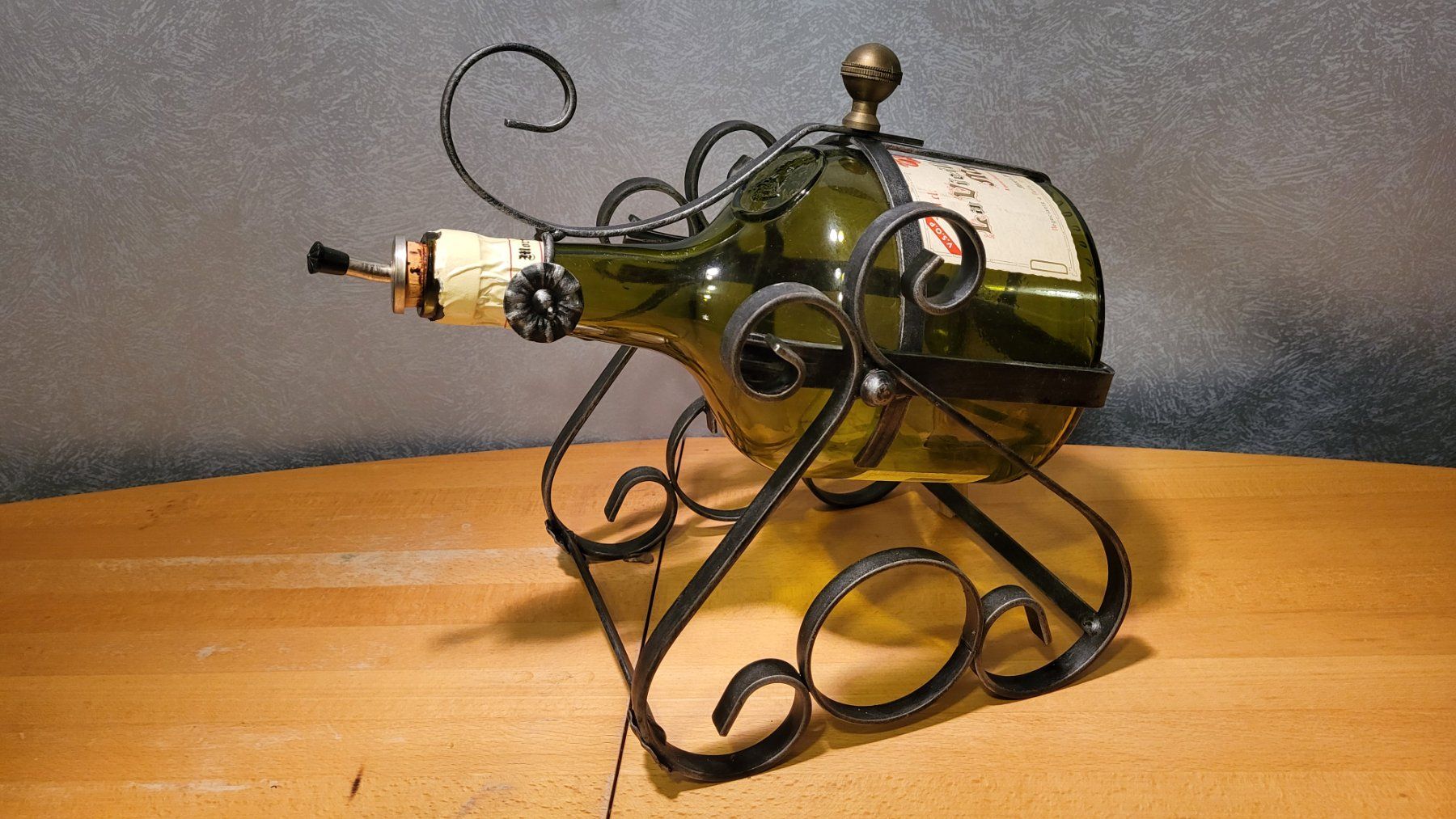 Etagères & Armoires à vins: Ausschankständer; Flaschenhalter, kippbar – D'occasion à Uster par gurust 3