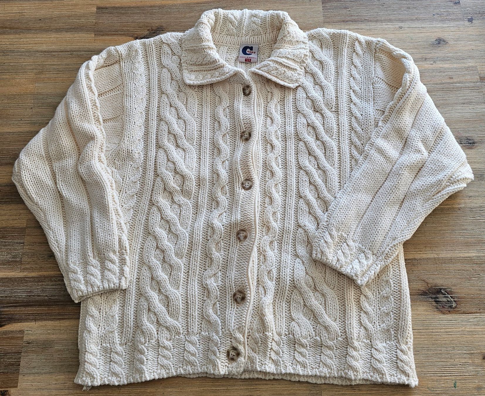 H&M Giacche & Cappotti: Kinder Strickjacke Creme Grösse 128 H&M – Usato da Basel venduto da Sinibini86