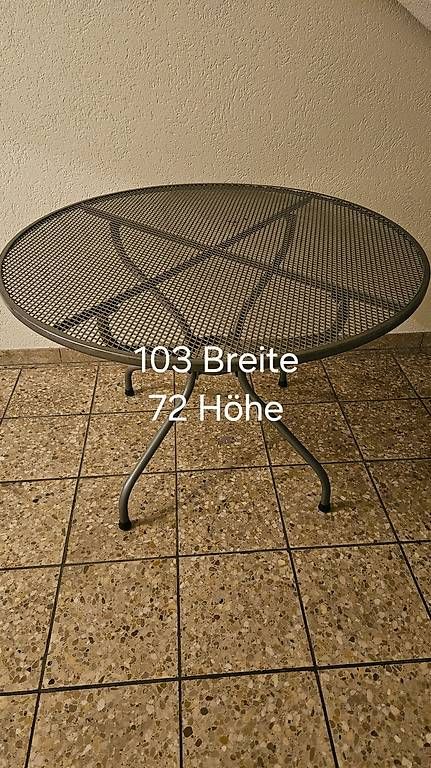 Tische: Tisch, Wetterfest – Gebraucht aus Kerzers von burrito03