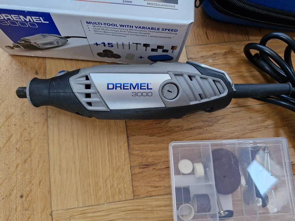 Tutte le macchine: Dremel 3000 – Usato da Willisau venduto da Scherw1 2