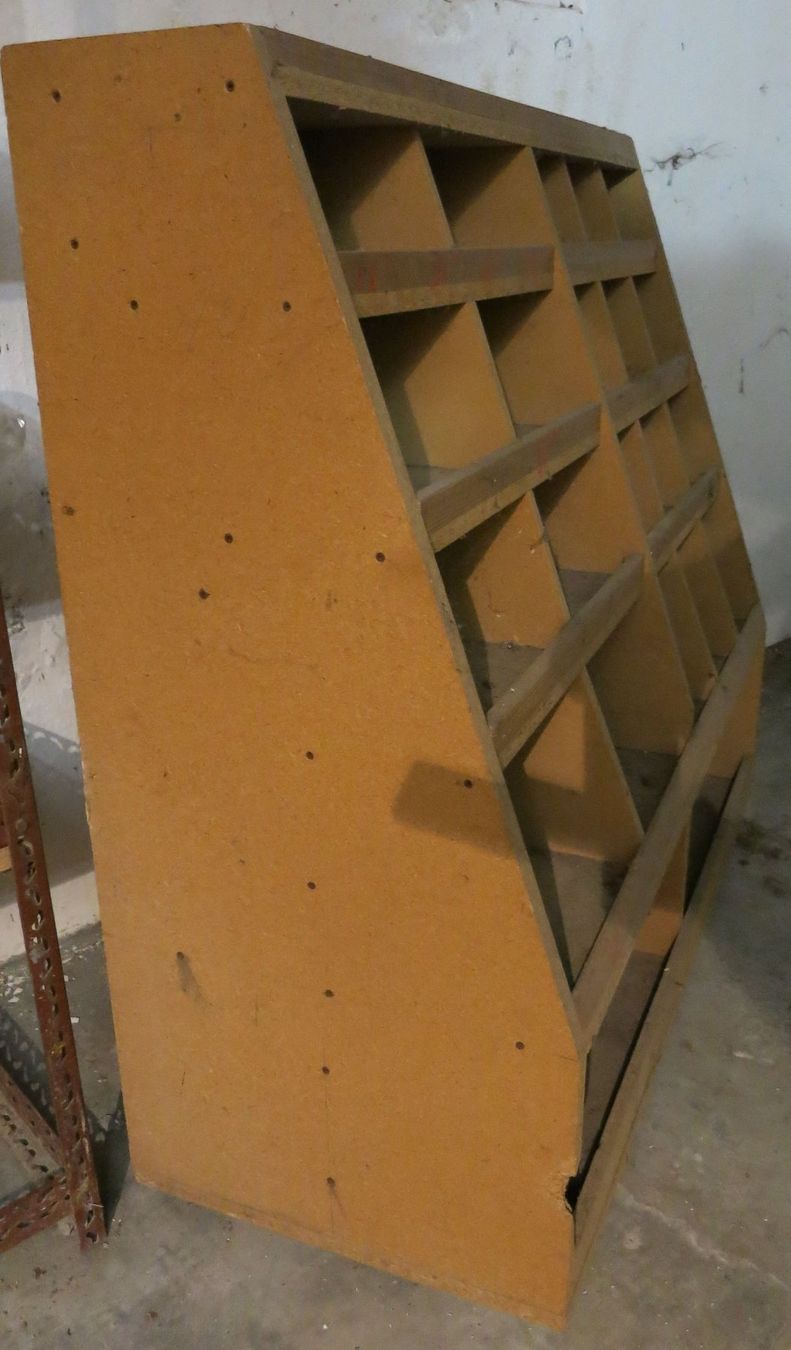 Regale: Kleinmaterialregal – Gebraucht aus Frick von Mistertux 1