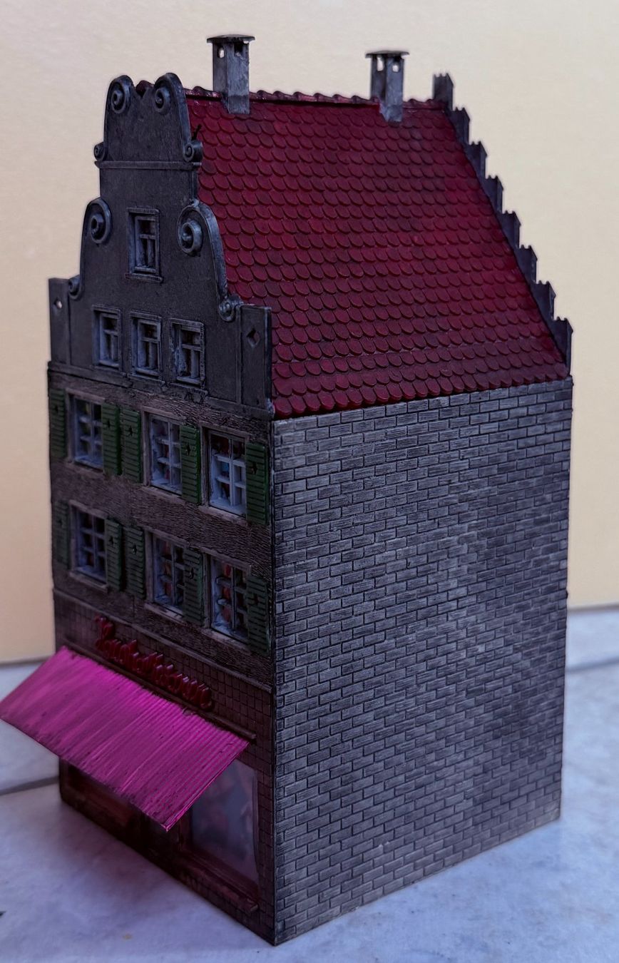 Modellini di ferrovie: Stadthaus von Faller B-924 - Spur HO! – Usato da Steffisburg venduto da Calceolaria 2