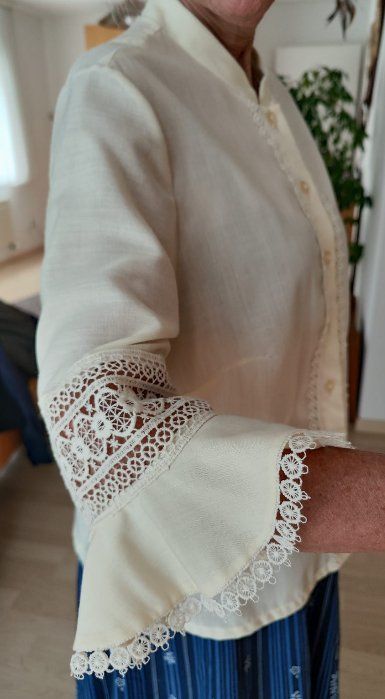 Camicette: Spitzenbluse / Hemdbluse Gr. 48 – zum Verkauf – Nuovo (secondo la descrizione) da Hunzenschwil venduto da MuellerAarau 1