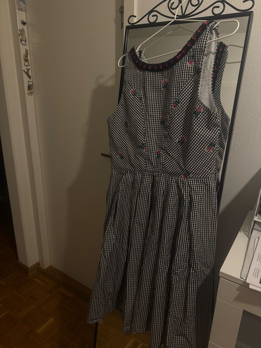 Vestiti: Wenger Dirndl black white check floral pattern – Usato da Otelfingen venduto da mar_sy7r 2