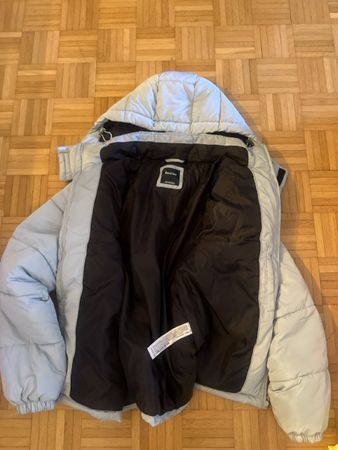 Giacca Bershka imbottita con cappuccio colore grigio S