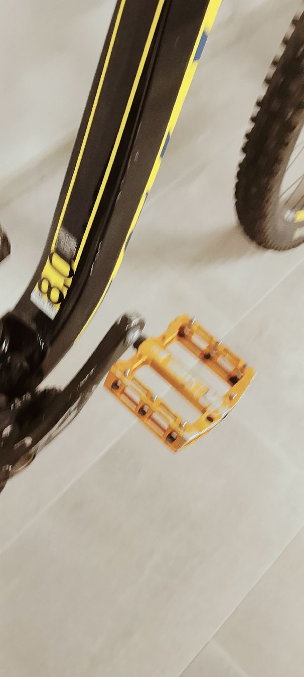Giant Velos: Giant Glory 8.0 Downhill bike – Gebraucht aus Biel/Bienne von Vintage-timearts 5