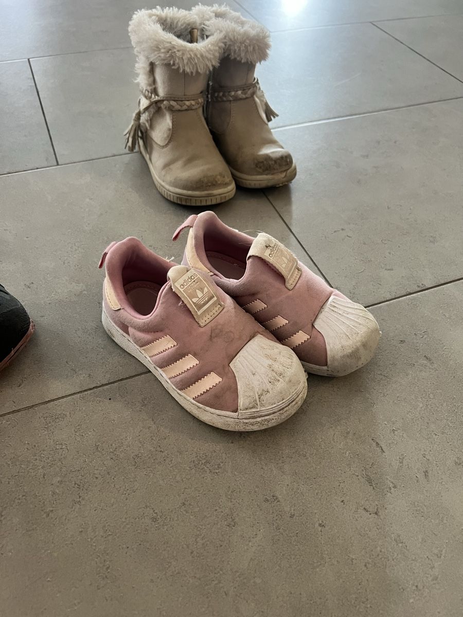 Adidas Scarpe per ragazze: Schuhe für Mädchen, Grösse 25 – Usato da Inwil venduto da rene_st 4