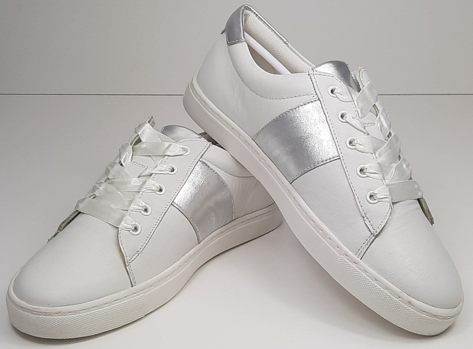 Lascana Damenschuhe: LASCANA Sneaker Schnürhalbschuh mit Perlen Gr. 37 – Neu und originalverpackt aus Seuzach von VT-Collections1 4