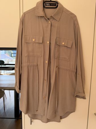 Hemdbluse Zara beige mit Kordelzug Grösse S