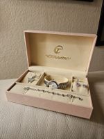 Geschenkset für Sie: Uhr, Kette, Armband, Ohrringe.
