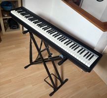 Digitalpiano Roland FP-10 mit Ständer in gutem Zustand