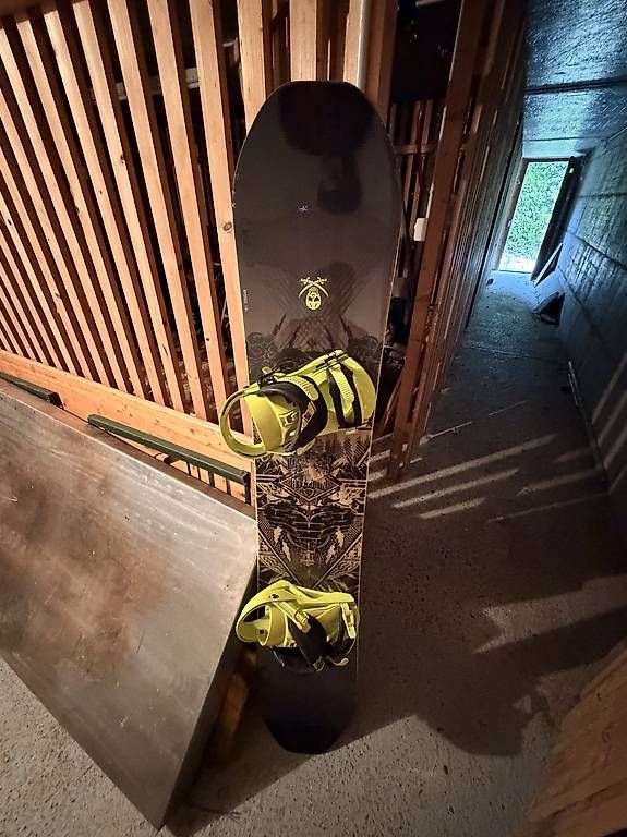 Board: Nidecker Snowboard inkl. Bindung  – Usato da Dulliken venduto da United_17